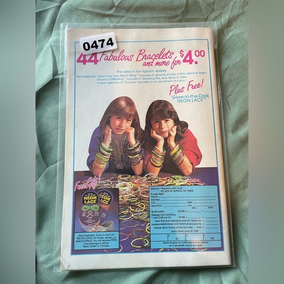 3/$25 | VINTAGE | Betty and Veronica No. 563 - Picture 2 of 2